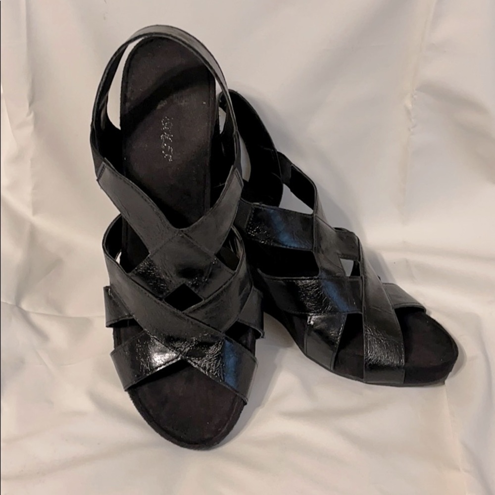 Aerosoles “Pool Plush” high wedge size 10 black